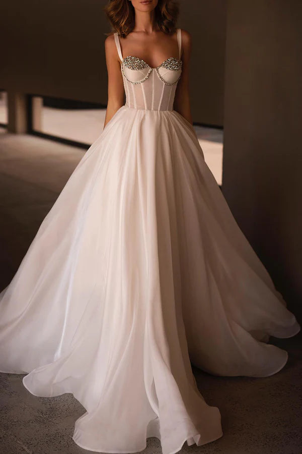 Abito da sposa casual Sweetheart Hall con scollo a V e abito da sposa minimalista con perline